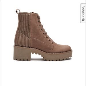 Vince Camuto “Movelly” lug sole bootie size 7